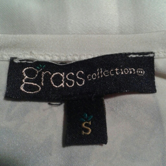 Off-Shoulder Butterfly Blouse - Picture 4 of 5